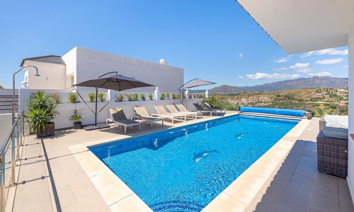 Mijas Villa | Stunning 6 Bed Villa Private Pool Mijas Golf