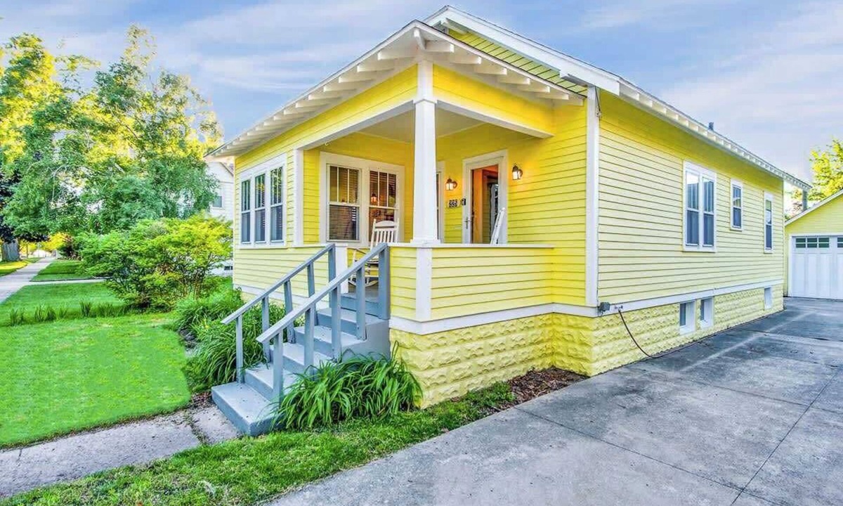 South Haven House | Sun Haven 3 Blocks from Lake Michigan Sleeps 9