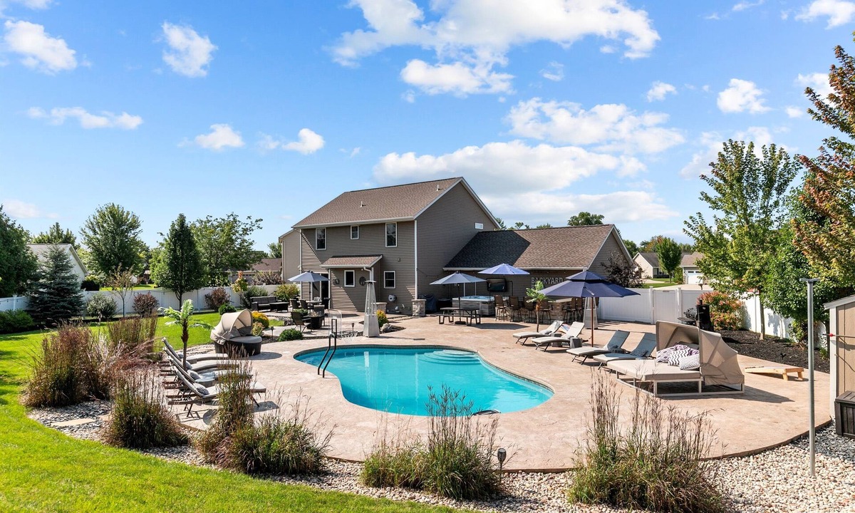 Appleton House | Sunny Days Await | Seasonal Pool & Hot Tub Retreat