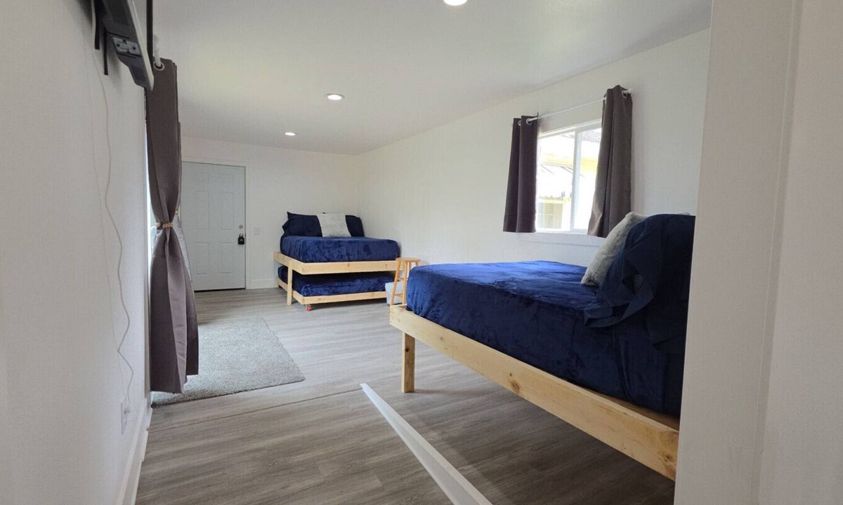 Alto House | Sunshine Poolside Half Suite Retreat|1 Fish Studio