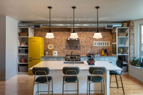 De Pere Apartment | The 1913 - newly renovated historic downtown loft