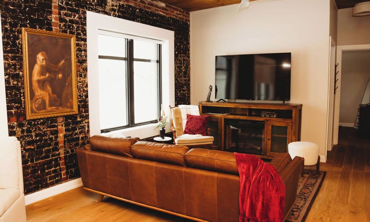 Leitchfield Apartment | The Ashton is a 1 bed/1 bath open concept apartment.