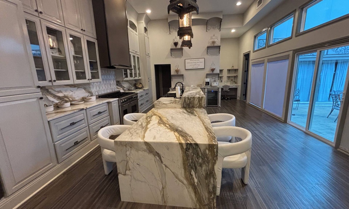 Lake Terrace & Oaks House | The Best of New Orleans: Lakefront Area Luxury Meets City Access!