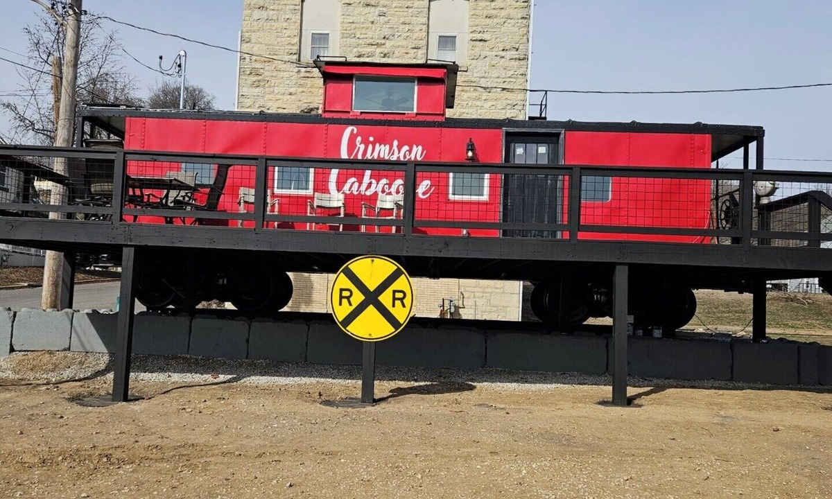 Grafton Apartment | The Crimson Caboose! Unique, one of a kind experience in downtown, Grafton