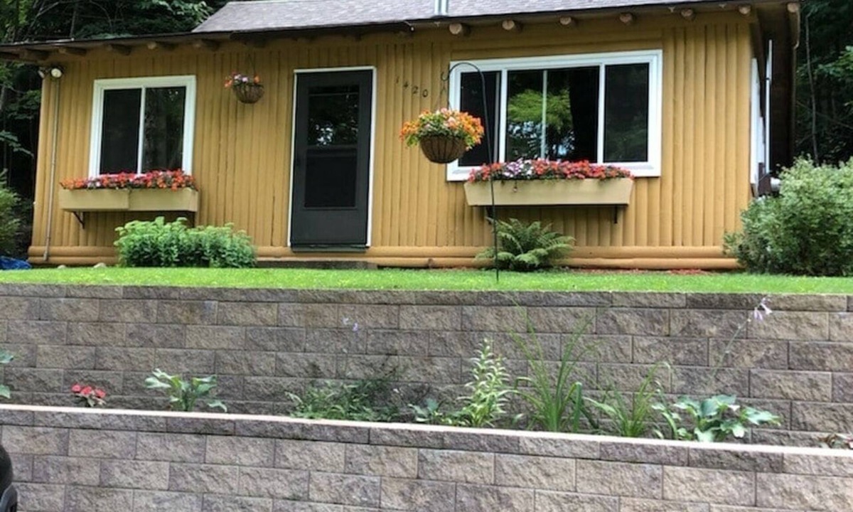 Frankfort Cabin | The Crystalaire Cabin - Charming, Relaxing, and Peaceful in A Very Quiet Area!