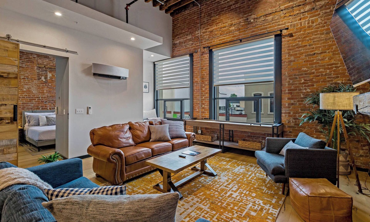 Effingham Apartment | The Exchange. Downtown Luxury for Two, XCHNG. Industrial Executive Loft w/King Bed