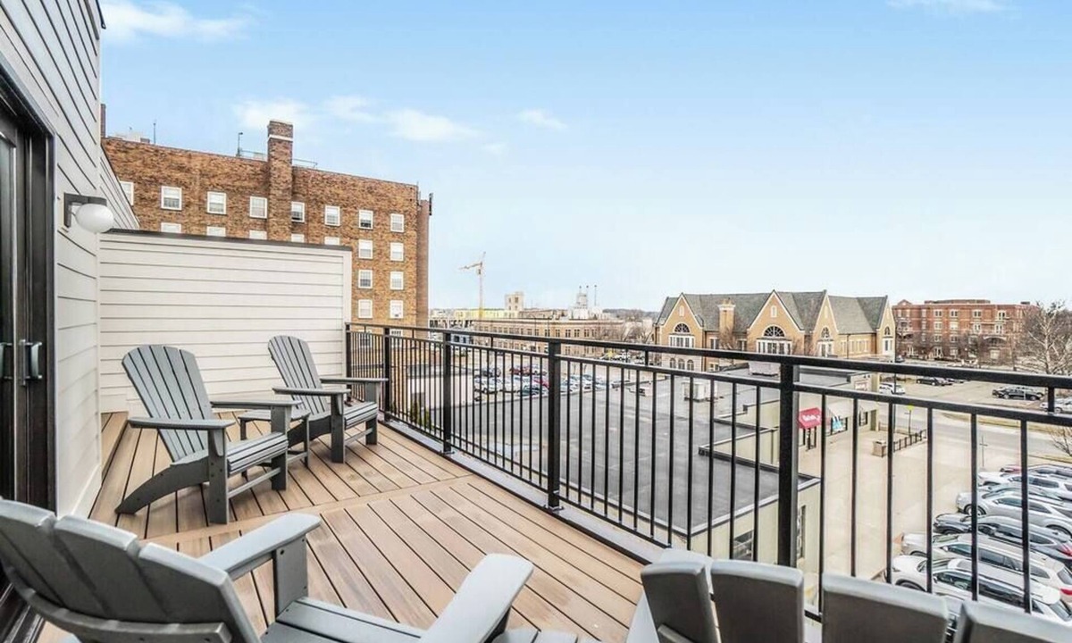 Holland Condo | The George and Evelyn on 8th, Evelyn 202