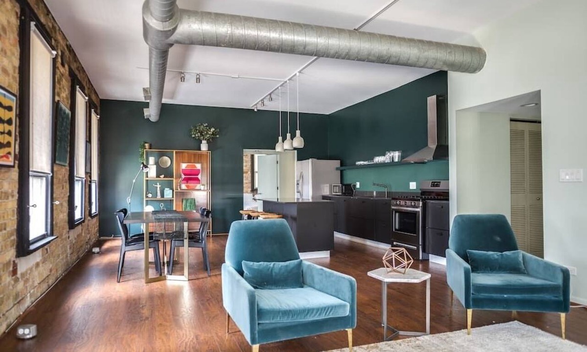 River North Apartment | The Orleans Floor 3 Private rooftop deck!