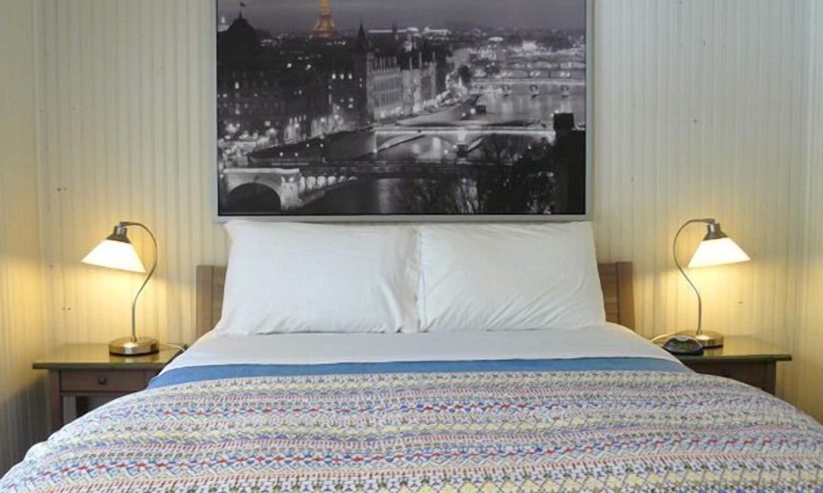 Saugatuck Hotel | The Saugatuck Retro Resort Motel