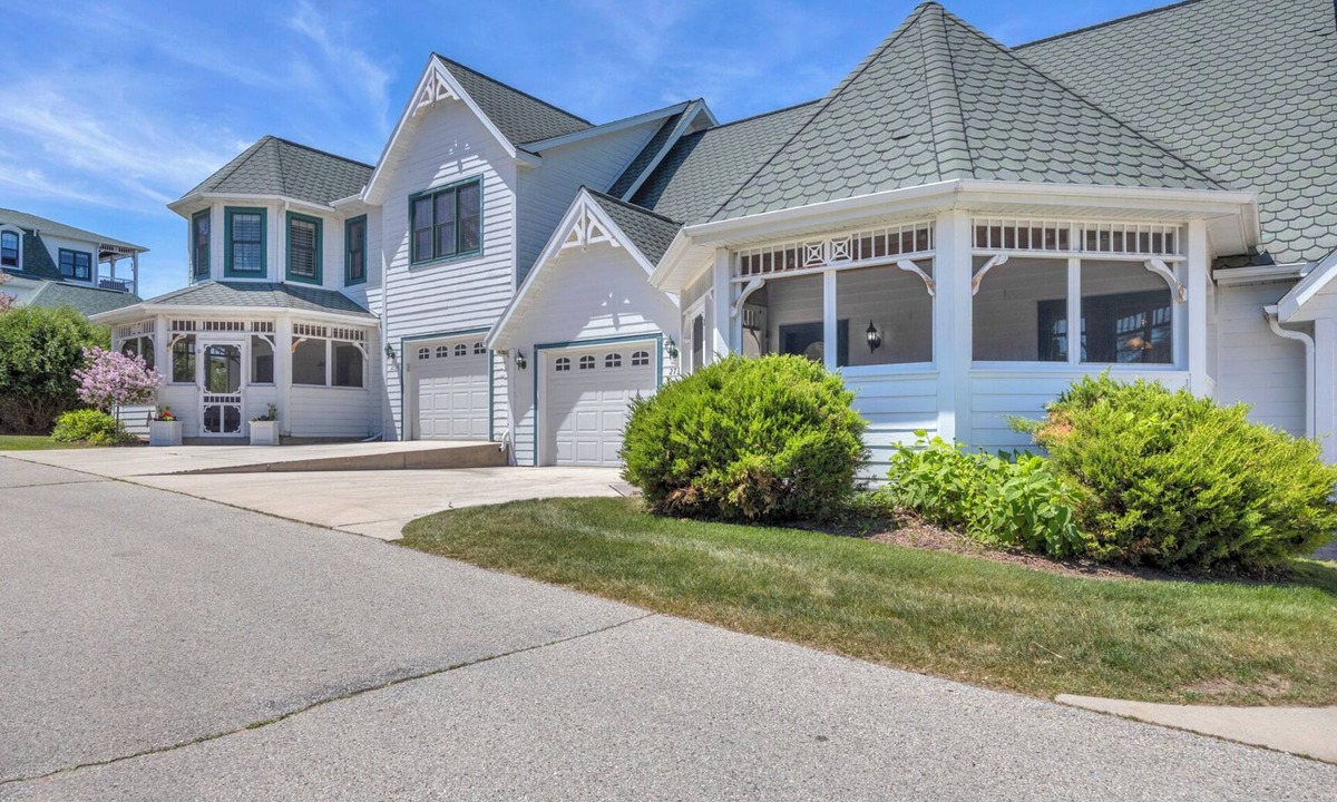 Elkhart Lake Condo | The Victory Lap - Family Friendly Sleeps 10