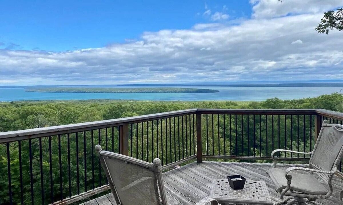 Bayfield House | The Wright House - Bayfield retreat space! Sleeps 18