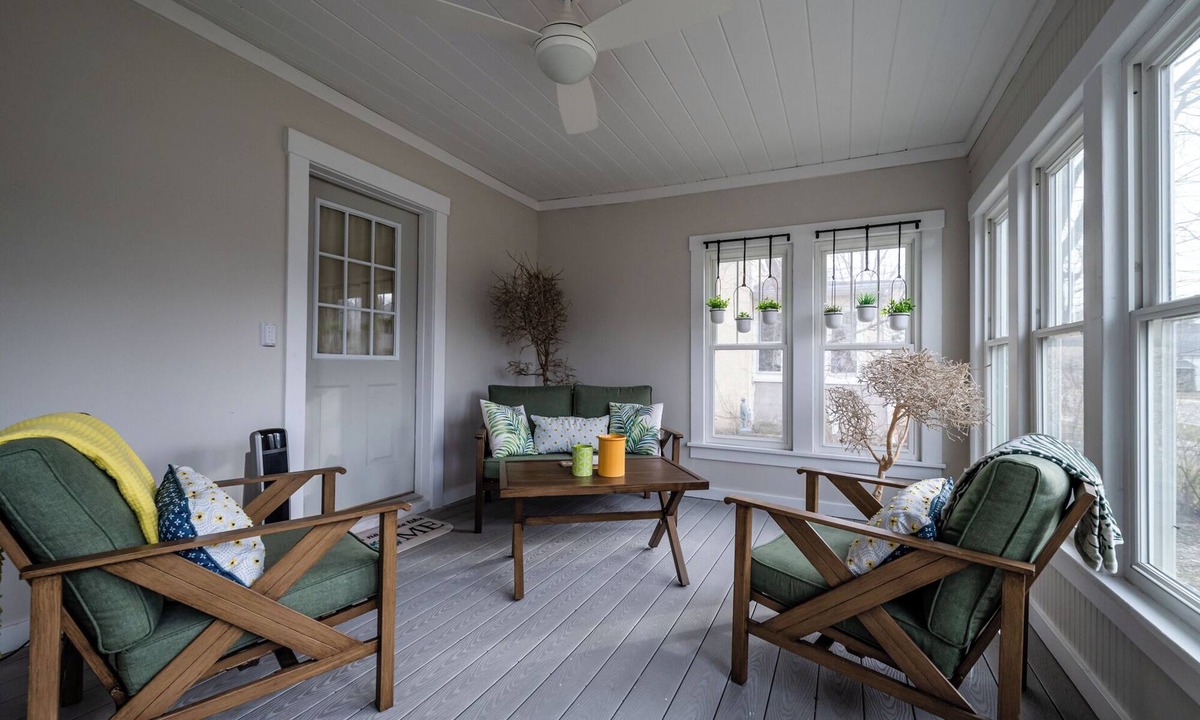 Three Oaks House | Three Oaks Home Close To Everything! Two Night Summer Min!