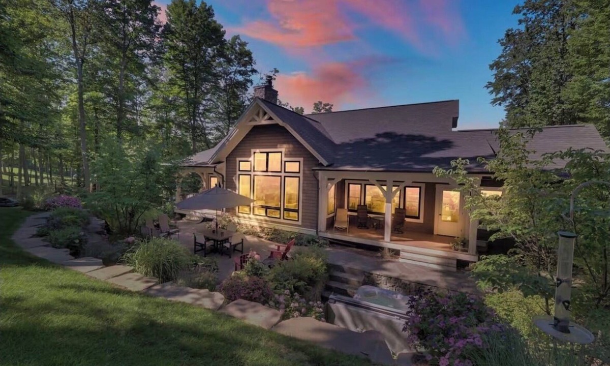 Boyne Falls House | Top of Boyne Mt. - Ski in/Ski out PRIME location for all four seasons!