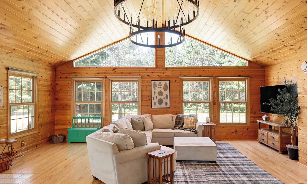 Bellaire House | Torch Lake House Central Lake