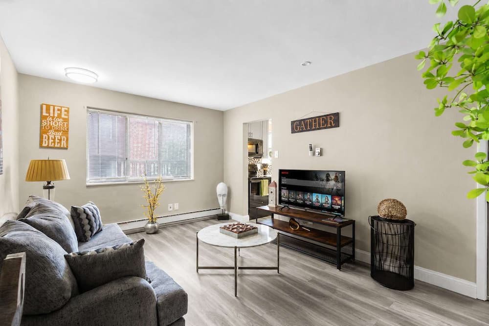 Tower Grove South Apartment | Travel Nurse 1BR · 3 mi SSM SLU · Pet-Friendly · Long Stays