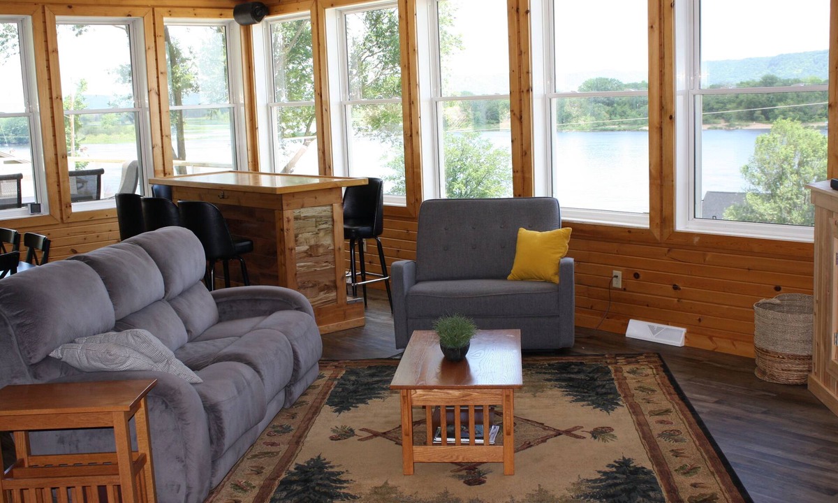 Brownsville House | Unique Mississippi River View Retreat - Sleeps 8 - Game Room + Near La Crosse