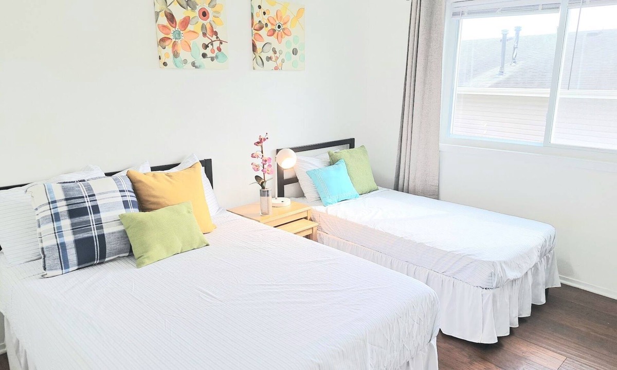Roselle Apartment | Updated 2 BR Condo - Walk to Train!