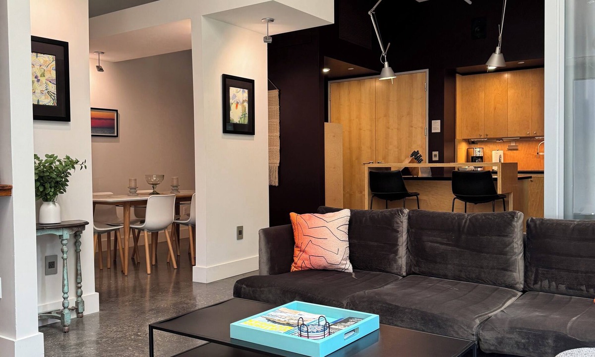 Traverse City Condo | Upscale Condo with Private Entry! Walk to Downtown Restaurants & Shops!