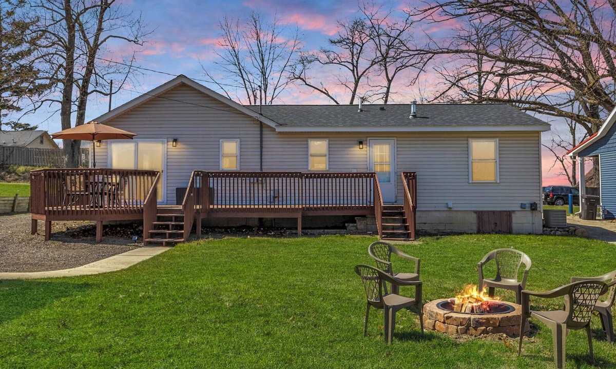 Clarklake House | Walk to Clark Lake + Beach Bar, Firepit, Porch, Sleeps 8
