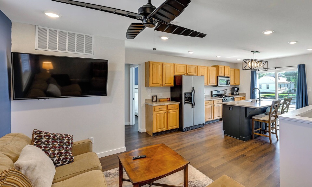 South Bend House | Walk to Dtwn South Bend! Charming Guest House