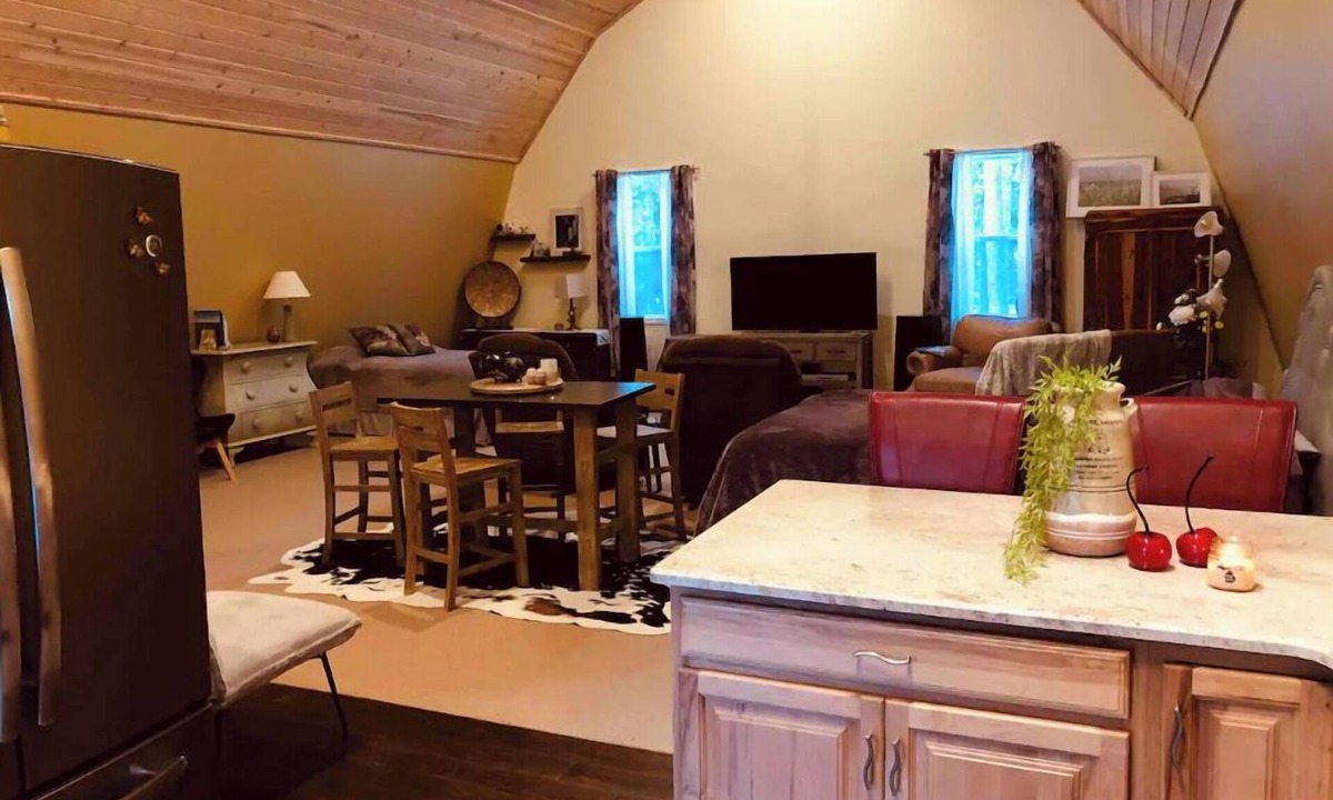 Elk Rapids House | Walk to Elk Rapids.Close to Traverse & Charlevoix