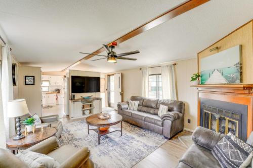 Silver Lake House | Walk to Silver Lake State Park! Family Getaway