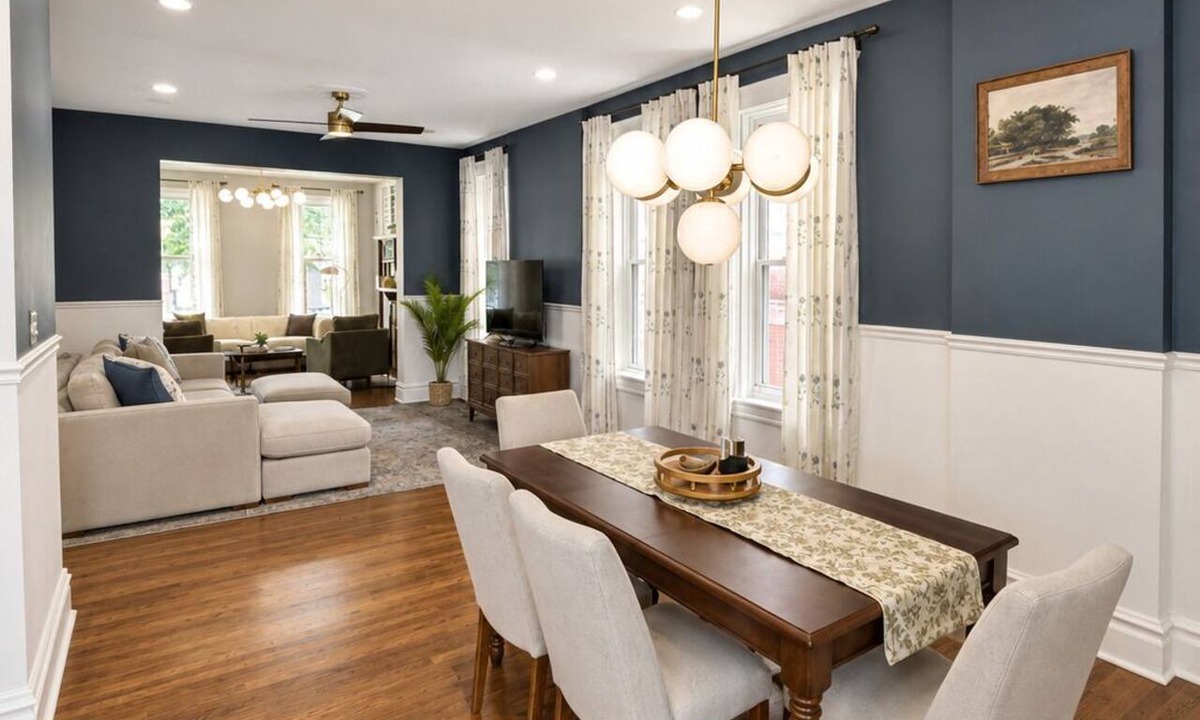 Tower Grove East House | Walk to Tower Grove Park-Backyard, Grill, Garage + Walkable Dining- Sleeps 9