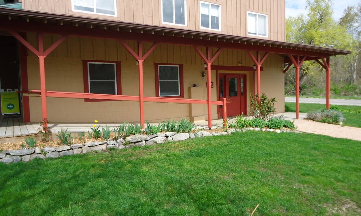 Suttons Bay Apartment | West Bayshore Village Two bedroom 1 bath apartment in the heart of wine country