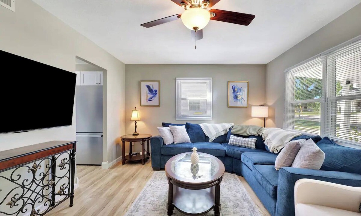 Normal House | Wonderful 3br/1ba home, Walk to Uptown/ISU, Dog Friendly!