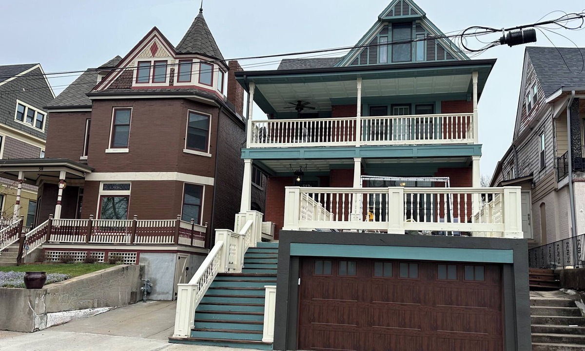 Pendleton Heights House | World Cup 5BR Sleeps 14 Pet Friendly Near KC Current + 10 Min to FIFA/ARROWHEAD