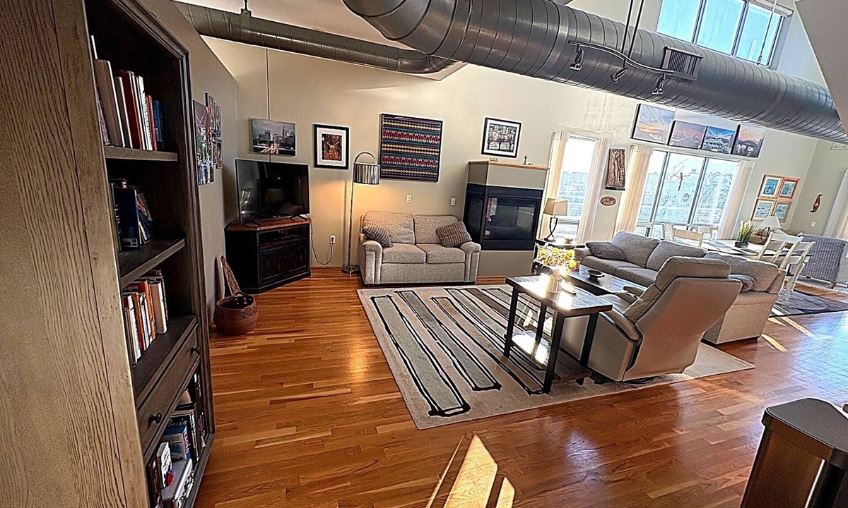 River Market Apartment | World Cup Luxury in River Market – 2 Private En-suites + Pool