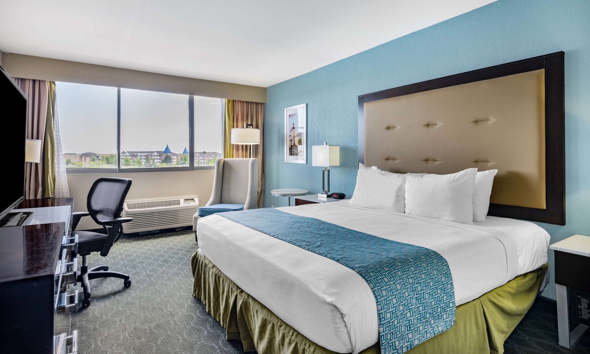 Downtown Kenosha Hotel | Wyndham Garden Kenosha Harborside