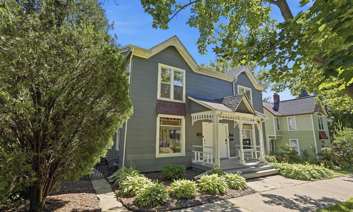 Ypsilanti House | Ypsi Depot Town Estate: 5BR Triplex & Pet Friendly