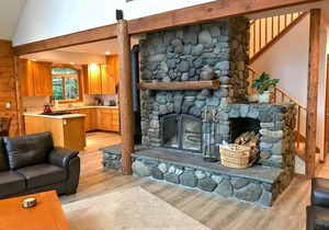 208 m² Cabin ∙ 3 bedrooms ∙ 8 guests in Maple Falls