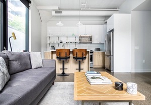 Generous River North 1BR w/Gym, Rooftop walk to L and Parks, by Blueground
