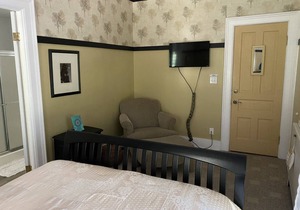 Historical Monroe Manor - Beechwood Room