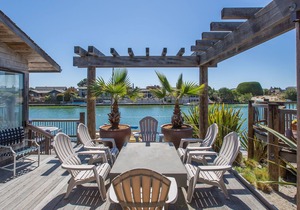 Spacious 3 bedroom home on Seadrift Lagoon in Stinson Beach
