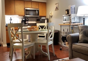 The Shores Condo W/King Bed Nightly, Weekly or Monthly