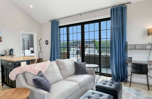 Ottawa House | 1 Bedroom, 1 Bath Rooftop retreat.