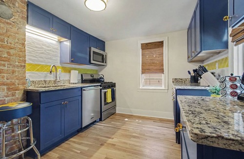 Old West Side House | #1 Location I 1/2 Mile to Stadium I 1/3 Mile to Downtown I GO BLUE