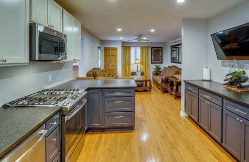 Auburn Hills House | < 1 Mi to Oakland University: Cozy Retreat w/Yard