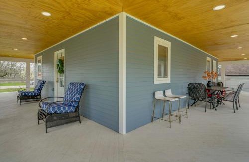 Auburn Hills House | < 1 Mi to Oakland University: Cozy Retreat w/Yard