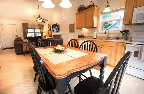 Taylorsville House | #18 Kentucky Sunrise - Lakefront Home with spacuios patio and Hot Tub