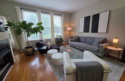 Hyde Park House | 1Bed/1Bath Private Suite in Furnished Townhome University of Chicago Hyde Park