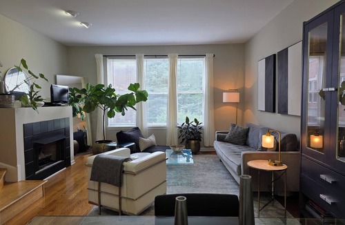 Hyde Park House | 1Bed/1Bath Private Suite in Furnished Townhome University of Chicago Hyde Park