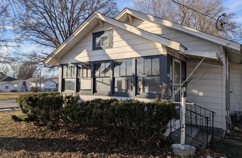 Robinson House | 2 Bed/1 Bath Home in the Center of Town