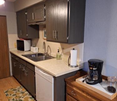 West Bend Apartment | 2 Bed 1 Bath - West Bend, WI