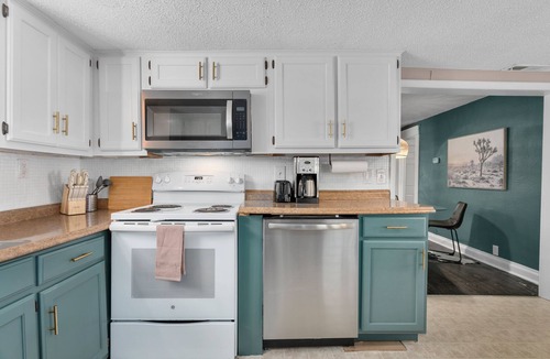 Rosedale House | 2-Bed Retreat Near KU Med W/Fenced Yard | 32
