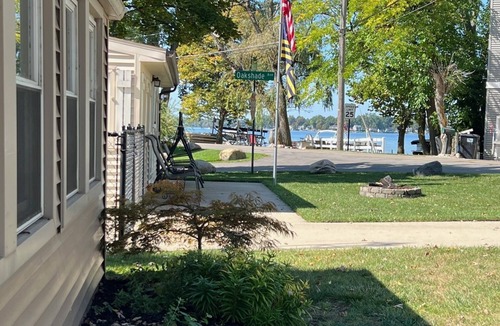 Manitou Beach-Devils Lake House | 2 Bedroom Bungalow on 2 Lakes