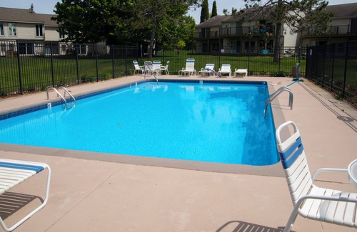 Cedar House | 2 Bedroom family condo, outside pool, 2 miles to Lake MI